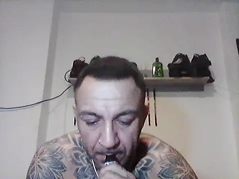 X_MagicMello_X Show Webcam