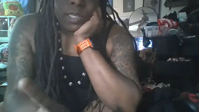 Show modela Marl33_Ch33ks na web-kameri