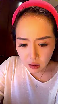 momoli60 webkamerás műsora