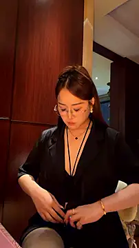 momoli60 Show Webcam