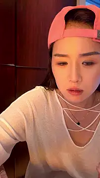 momoli60 在線直播表演