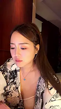 momoli60 网络视讯表演