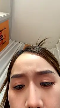 momoli60's Live XXX Chat