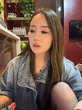 momoli60 在線直播表演