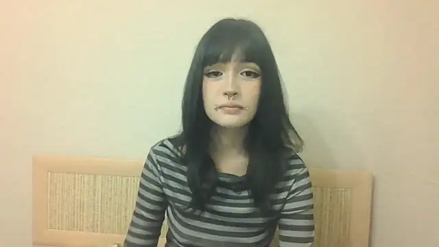 Show modela AliceMilati na web-kameri