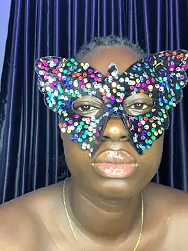 NylaVoss 网络视讯表演