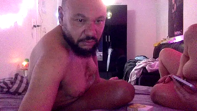Show modela PEET__PAAK__ na web-kameri