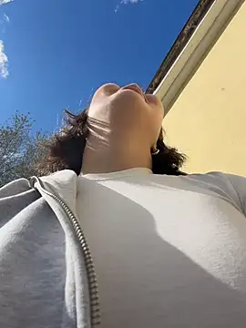CreamPuff- Show in webcam