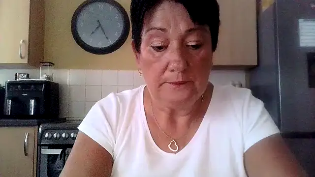 NaughtyNessa53xx's Webcam Show