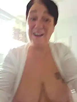 NaughtyNessa53xx's Webcam Show