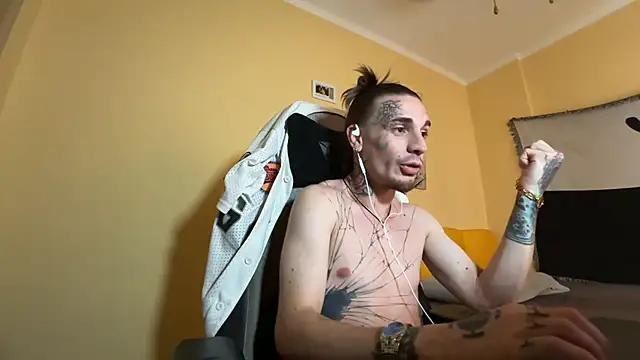DorianWolfe Show in webcam