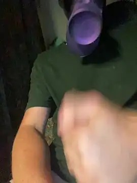 Pokazy przed kamerką – Hotguy3000