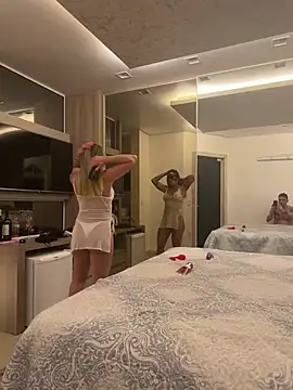 Show modela isistorresvip na web-kameri