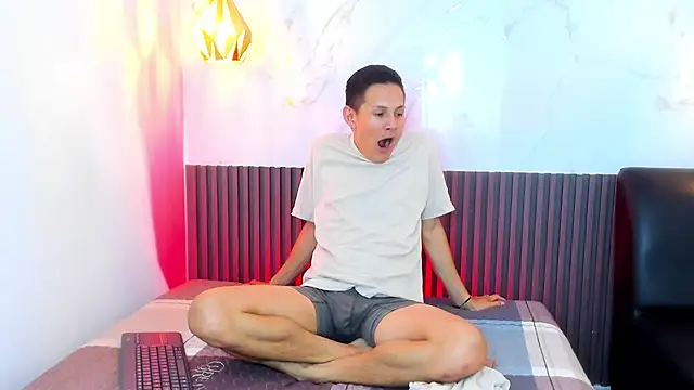 IzanArias' Webcam Show