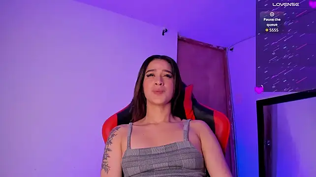XXX chat uživo modela EllieCarter_