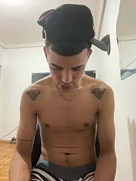 Show de hamzel23 na webcam