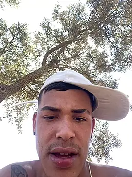 hamzel23's Webcam Show