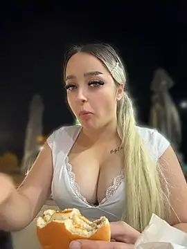 Chat +18 de alicexbzz ao vivo