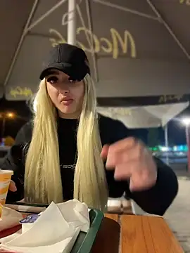 alicexbzz Live XXX-Chat