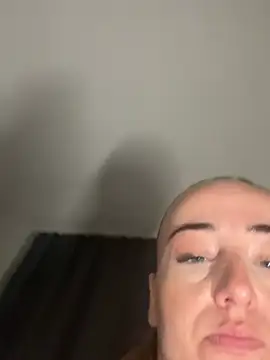 Cutie_Sara Webcam-Show