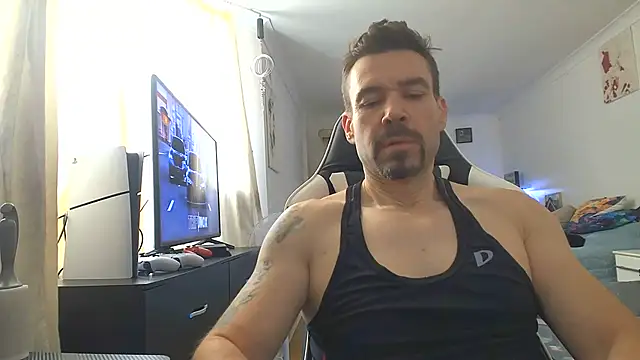 Вебкам-шоу MagnumOpus2105