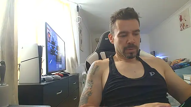 MagnumOpus2105 webcam show