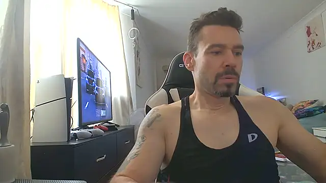 MagnumOpus2105n Webbikameraesitys