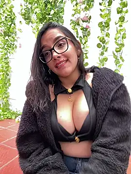 Lorein_cute18's Webcam Show
