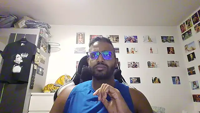 הופעת וובקאם של xXxChrisKissxXx