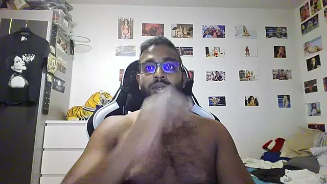 Webkamerová show xXxChrisKissxXx
