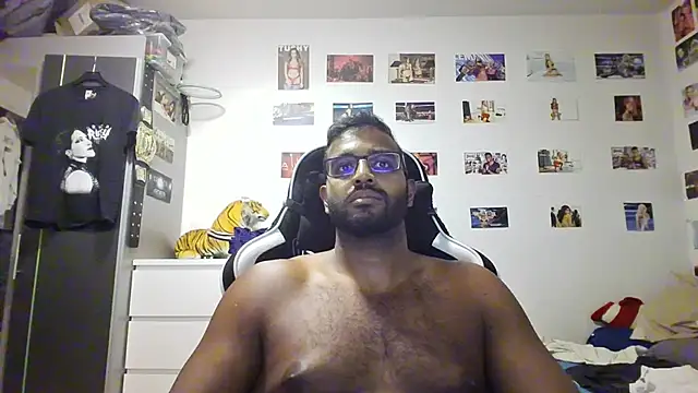 Webkamerová show xXxChrisKissxXx
