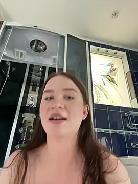Uni_ChloeXXX Adlı Modelin Canlı XXX Sohbeti