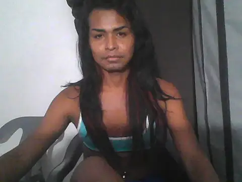 Show modela latin_cock_hardxx na web-kameri