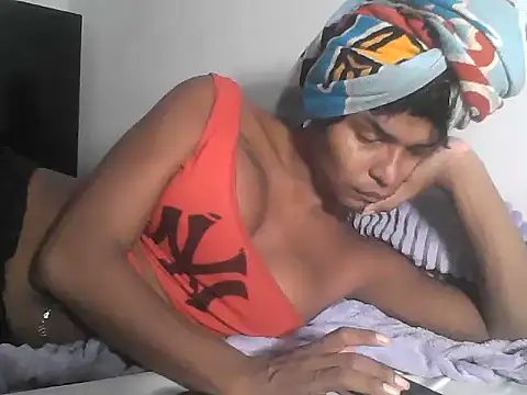 latin_cock_hardxx webkamerás műsora