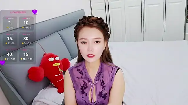 LucyLin-d2 Chat XXX live