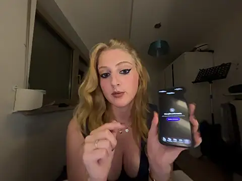 Lucianamol Webcam Show