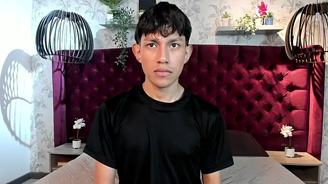 Pierre_Leroy_ Show in webcam