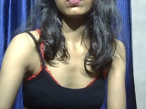 Thirsty_Moni Adlı Modelin Web Kamerası Şovu