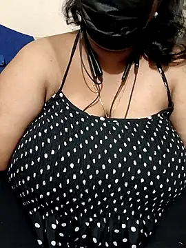 TamilAmmu89: διαδικτυακό σόου στην κάμερα