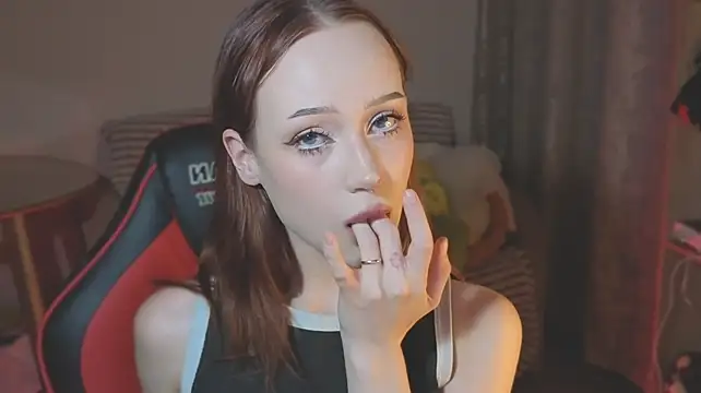 shyghostt Chat XXX in diretta