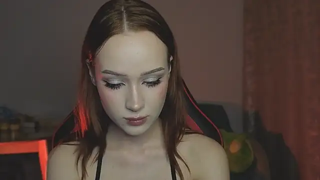 הופעת וובקאם של shyghostt