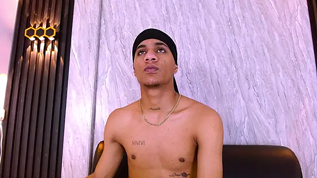 _Thiago12 Show in webcam