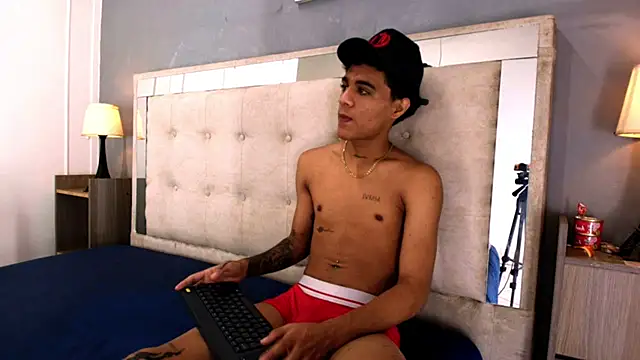 _Thiago12 Show in webcam