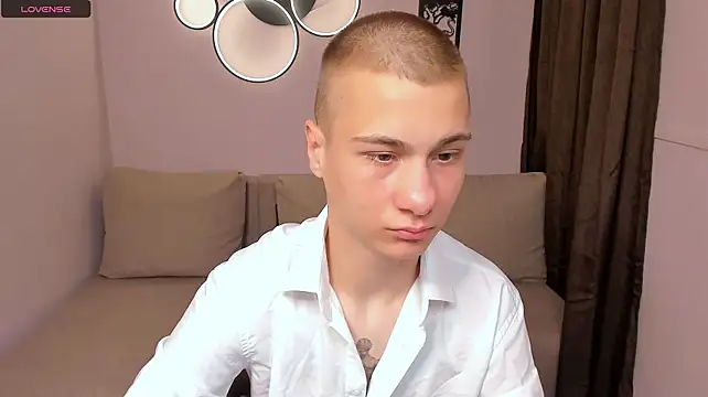 Mel_Fizz Show in webcam