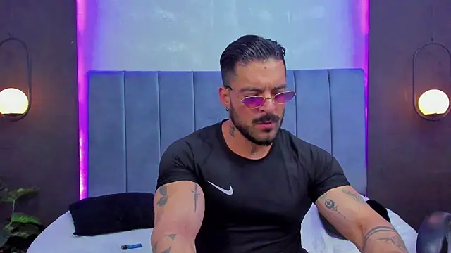 Show de dennis_coxx_ na webcam