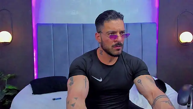 dennis_coxx_n Webbikameraesitys