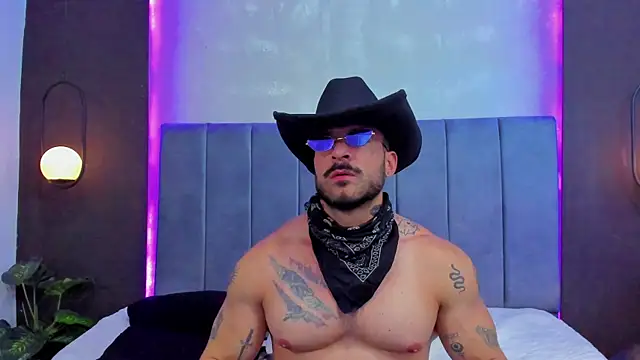 Show de dennis_coxx_ na webcam