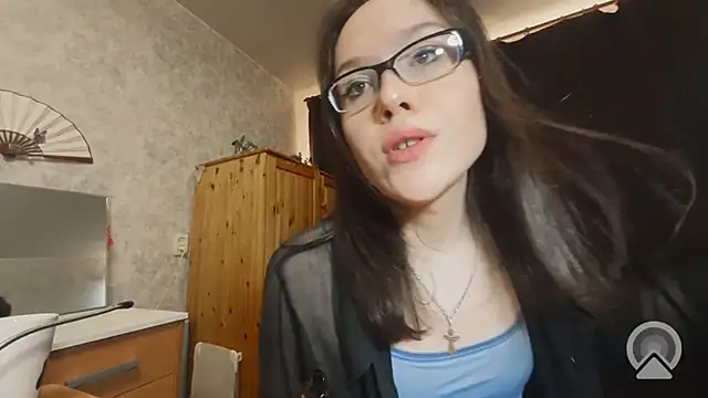 Show modela RachelSav na web-kameri