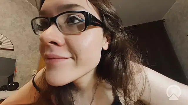 Show modela RachelSav na web-kameri