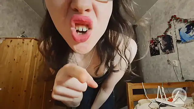 RachelSavn Webbikameraesitys